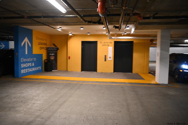 04 555 N Spring Garage