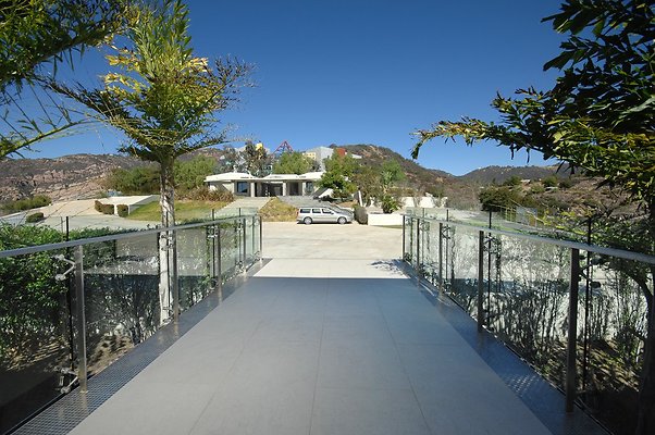 MO2032 LR059 1024x1024-1 - ICON Locations | www.ICON-LA.com Modern for Filming