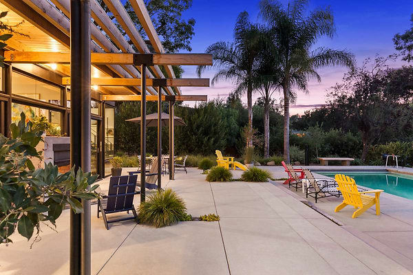 12768 patio 8