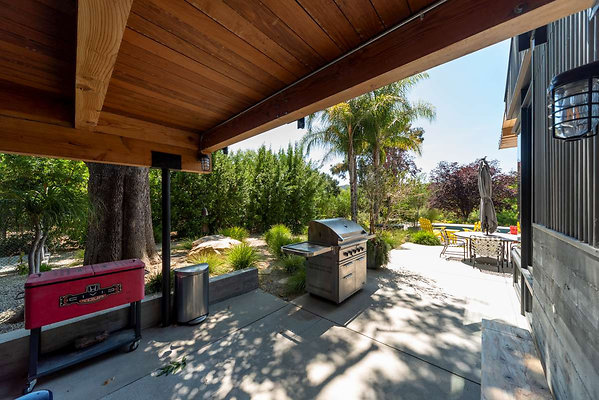 12768 patio 4