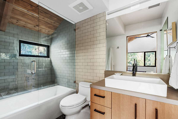 12768 bath 5