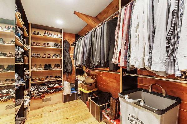 12768 closet 1