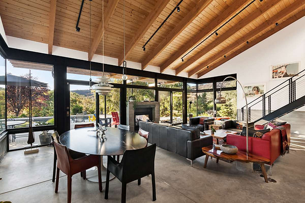 12768 dining 3