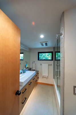12768 bath 1