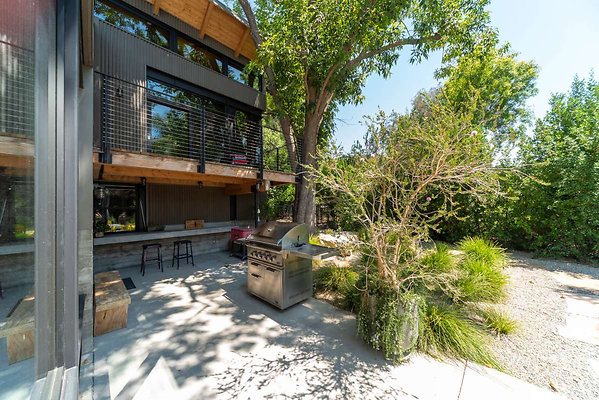 12768 patio 5