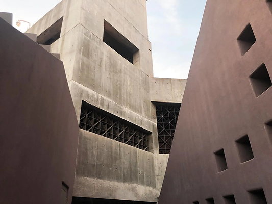 Nelson-Fine-Arts-Center-Phoenix-Antoine-Predock-ArchEyes-tower