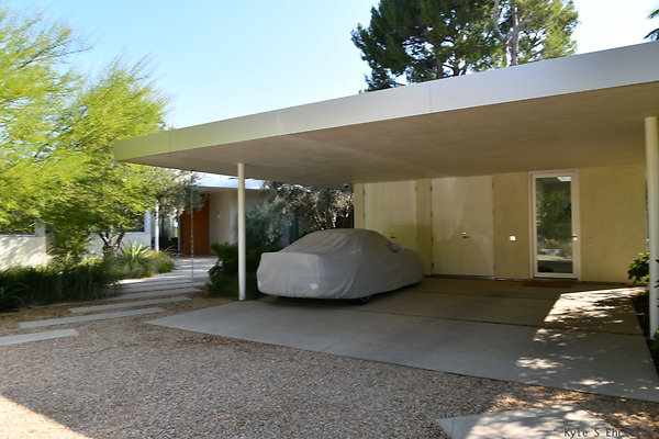 083 Universal a984  Encino