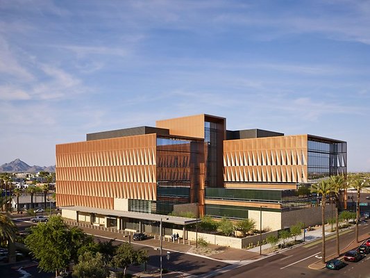 university-of-arizona-cancer-center-zgf-architecture-usa dezeen 2364 col 0-852x639
